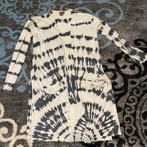 rising international- (Size-XL) like new